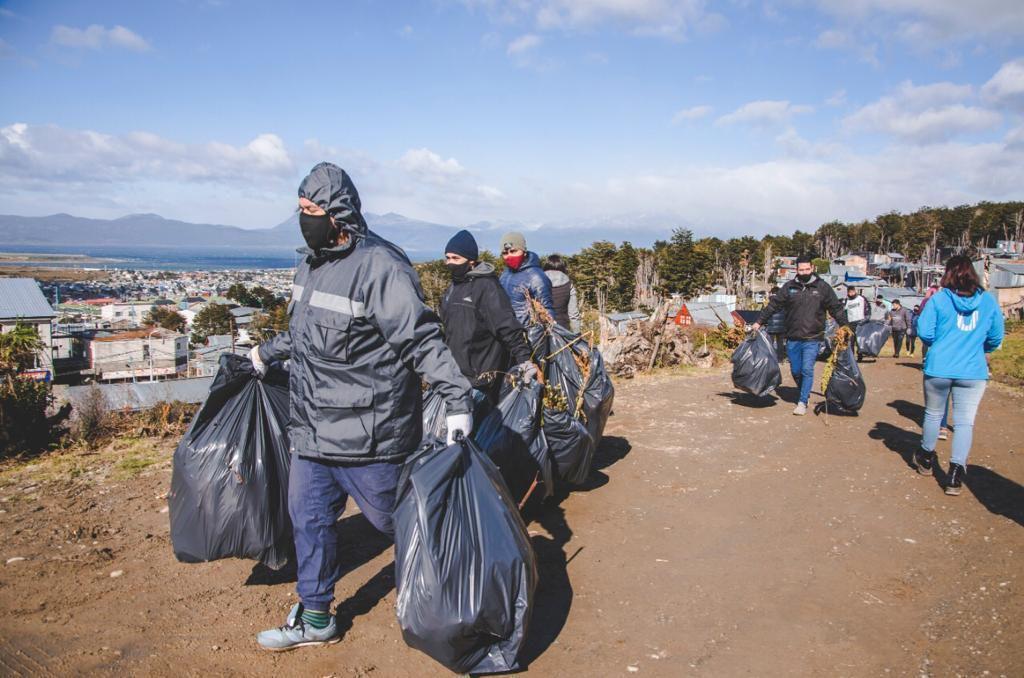 Limpieza el escondido Ushuaia