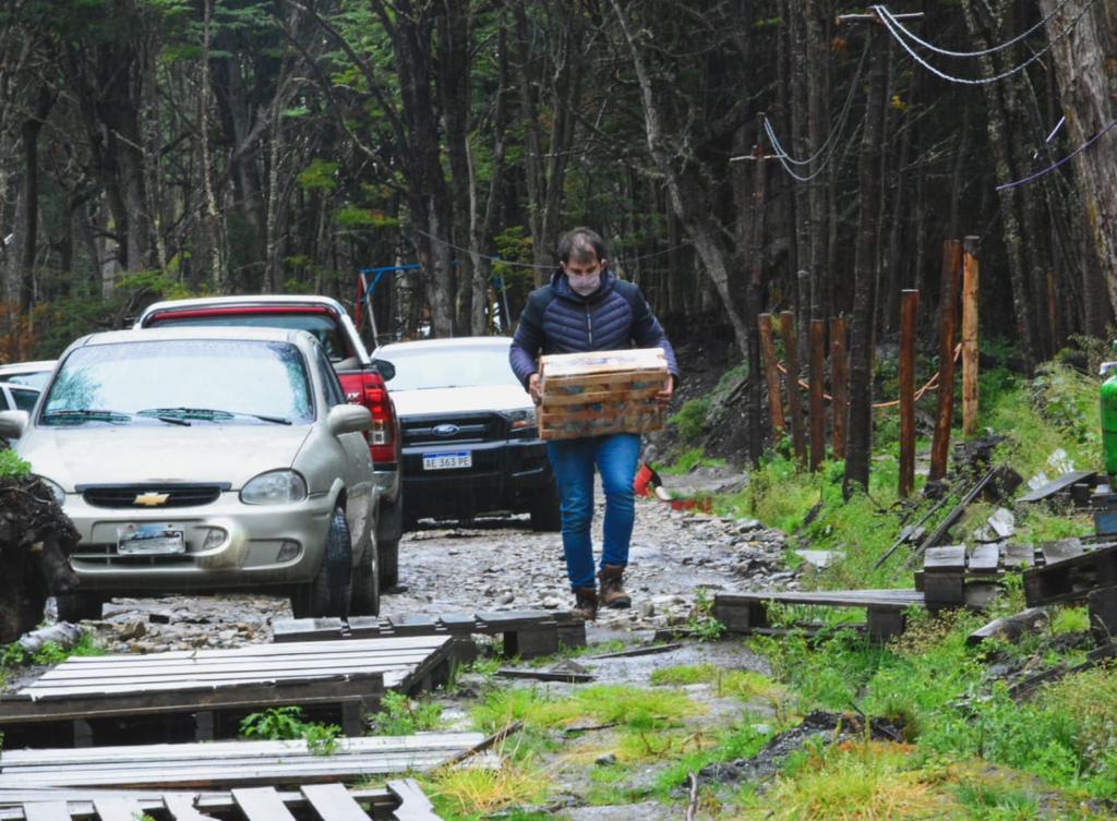 Ayuda barrios Ushuaia alimentos