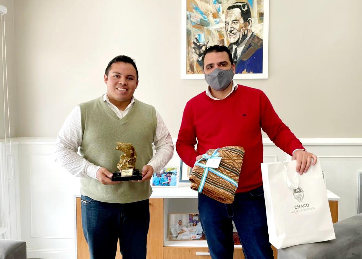 Fretes y vuoto premio dorado