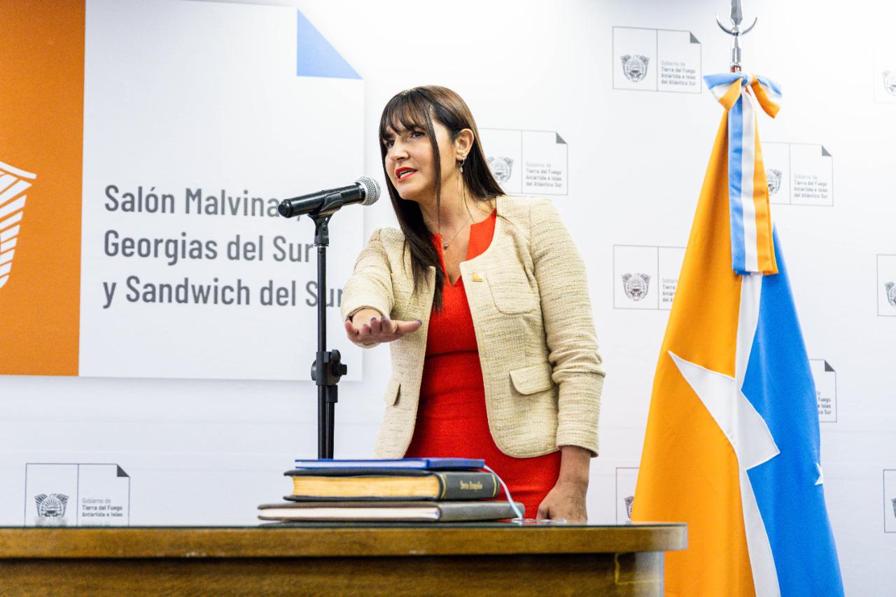 Karina Fernández ministra