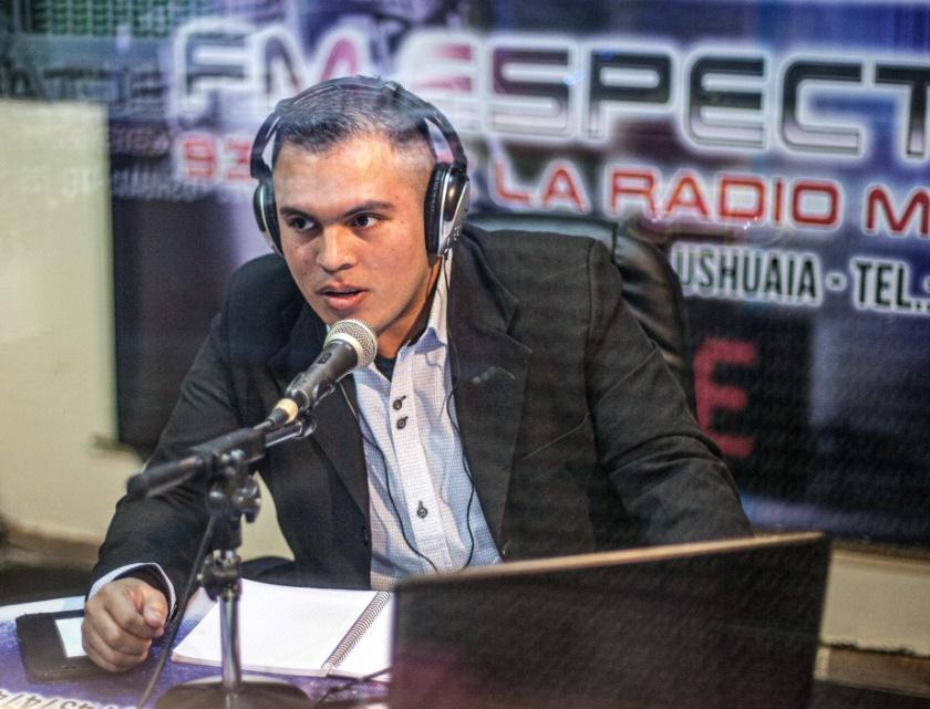 Angel Fretes radio