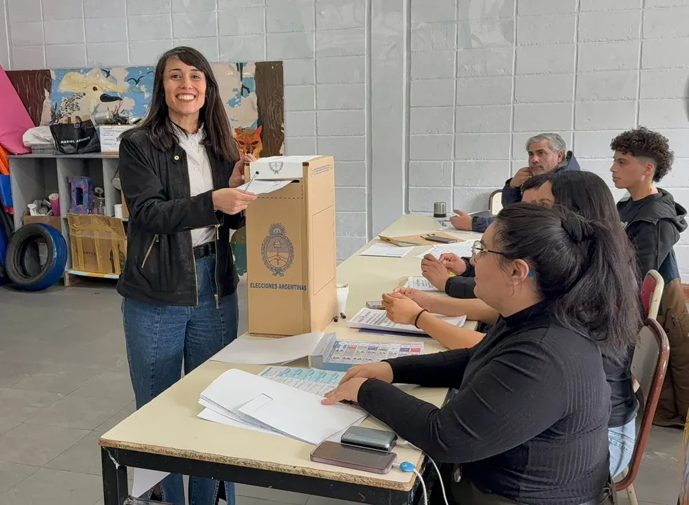 Belen Monte de Oca votando