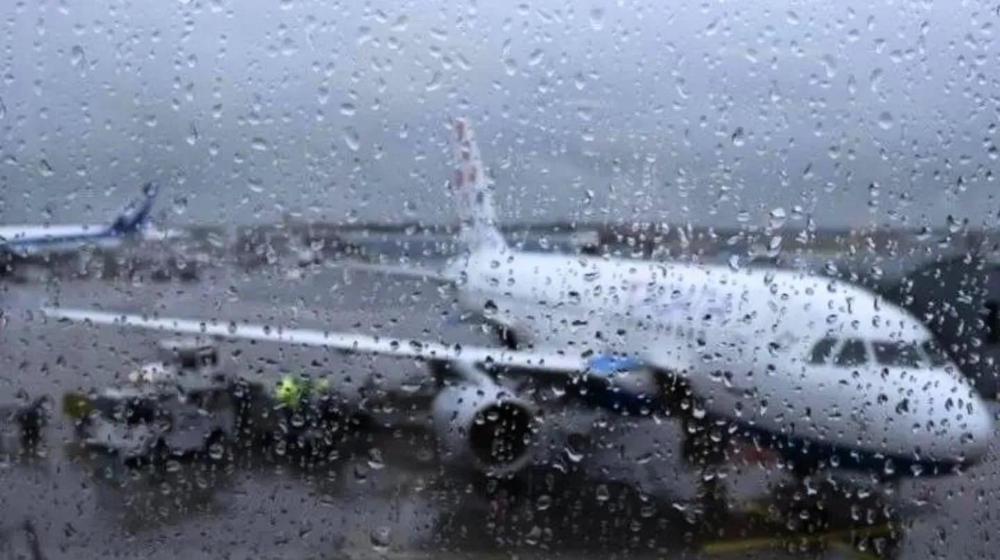 Aeropuerto lluvia