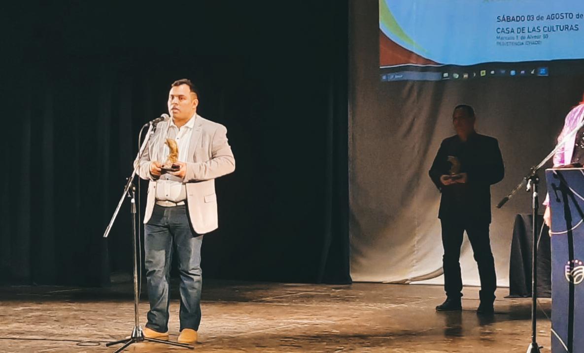 Picsart_24-08-06_18-28-55-704