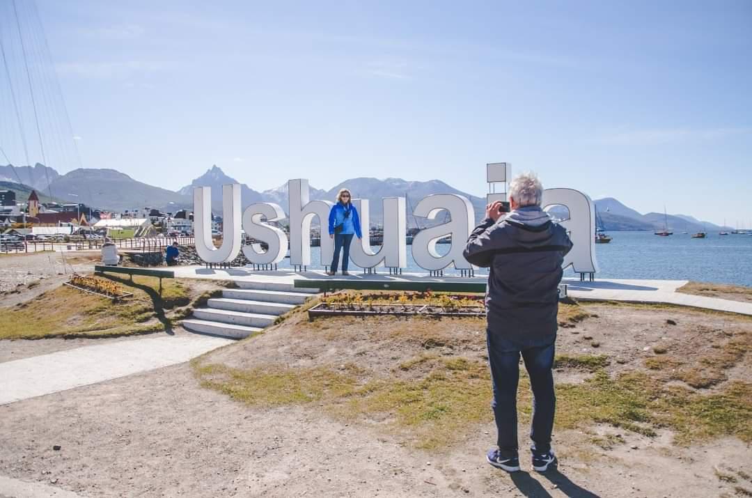 Turismo cartel Ushuaia 
