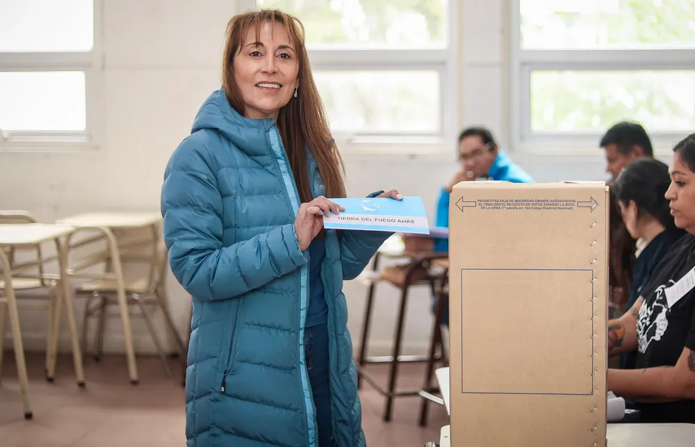 Cristina Lopez vota