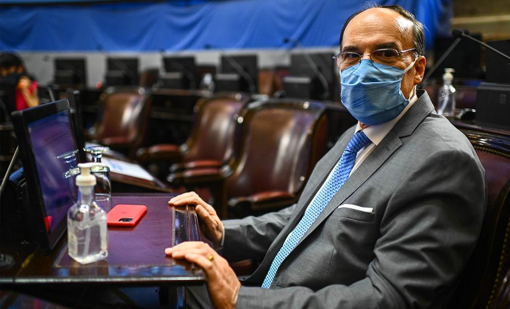 Senador Blanco banca