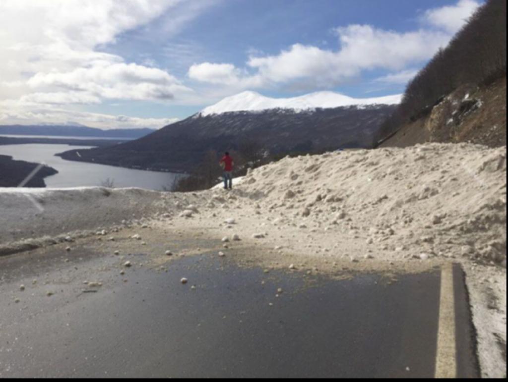 Desmoronamiento paso Garibaldi ruta