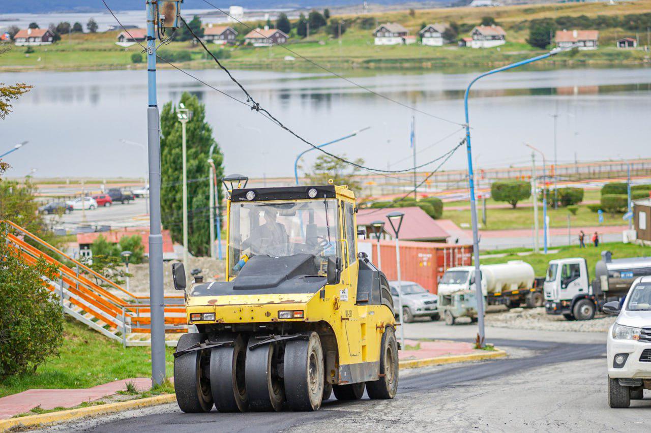 Bacheo calle San Martín Ushuaia