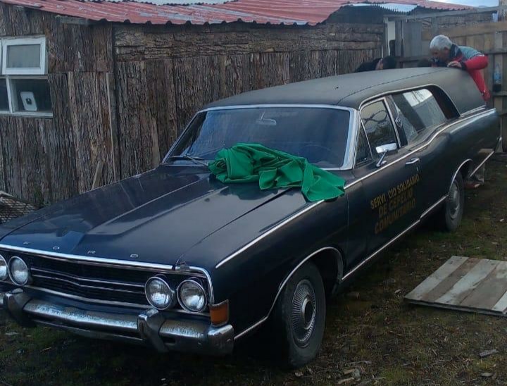 Auto fúnebre de Tolhuin