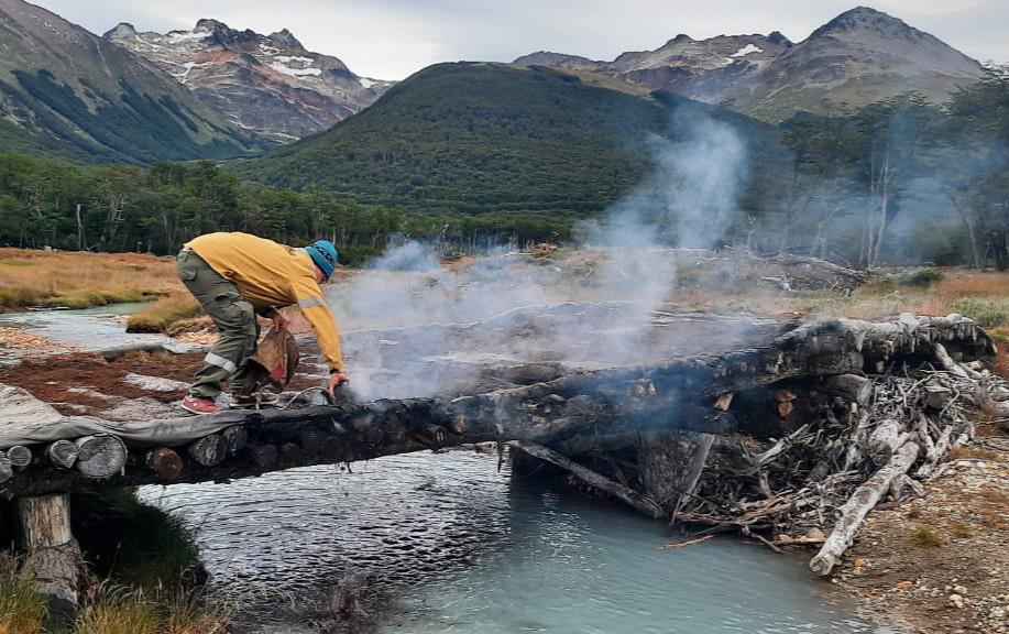 Incendio puente laguna esmeralda