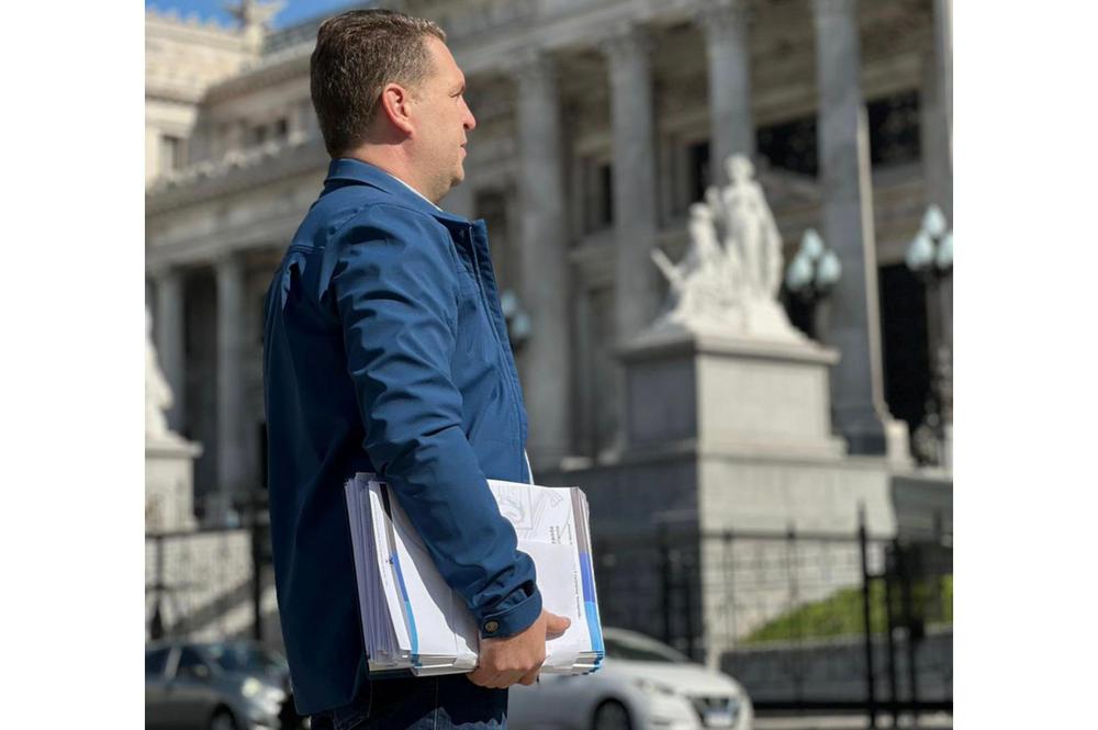 Picsart_23-05-03_08-19-24-416