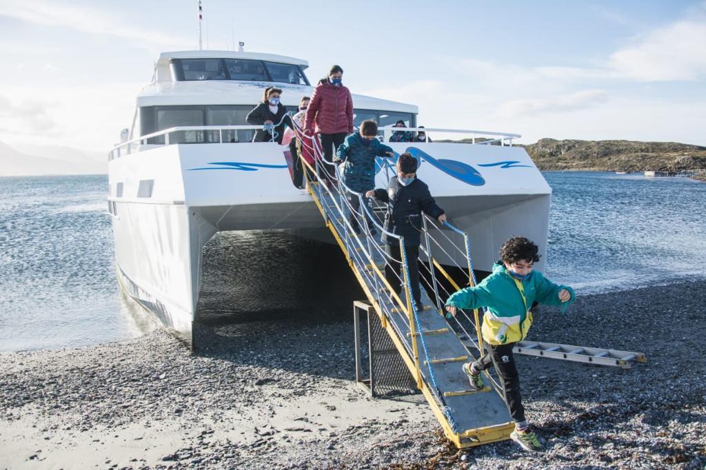 Catamaranes niños paseo