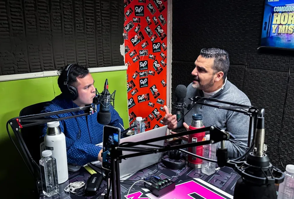 Fretes y Vuoto en el estudio radio