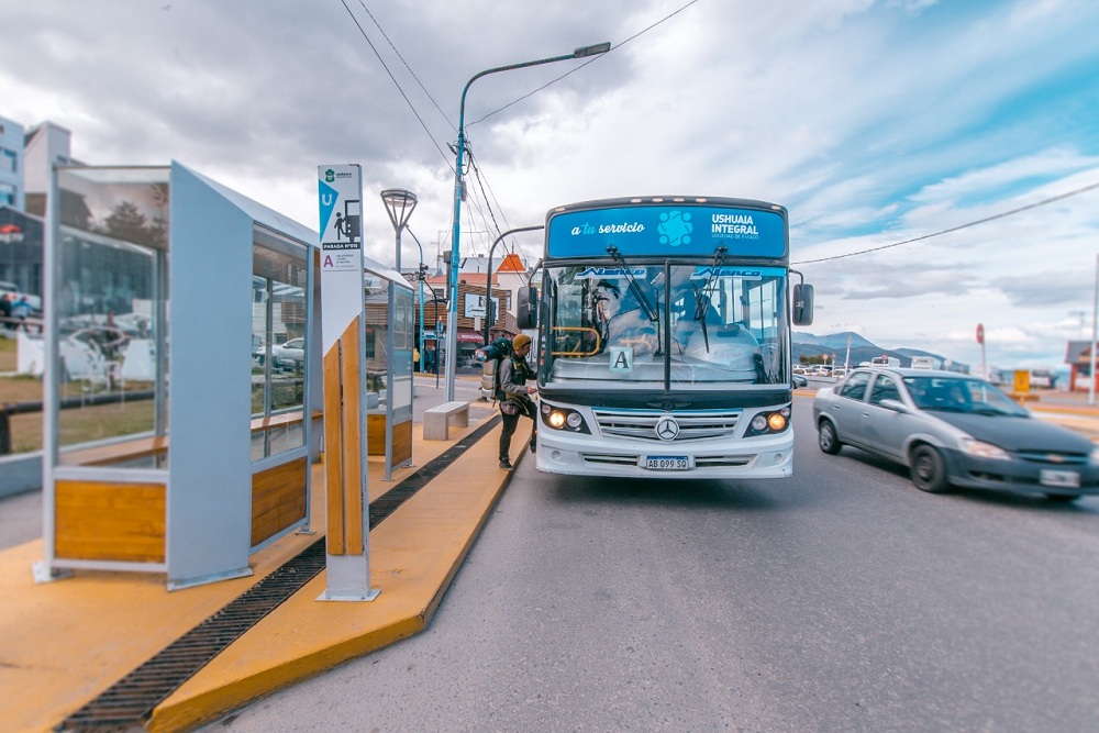 baf25ff2906a77f96887aee7e3dfeda9-1000colectivo_uise_parada