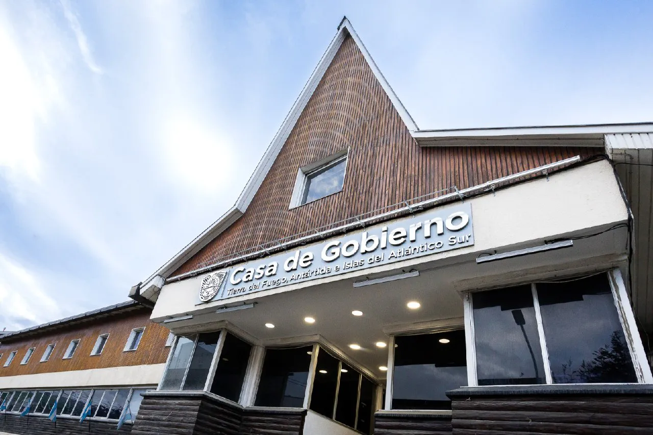Frente Casa de Gobierno TDF