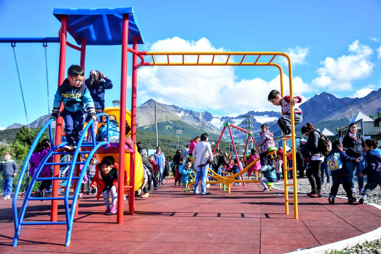 DJECO Galería Paseo De Los Niños – Buntes Kinder-Kunstposter Fürs Zimmer