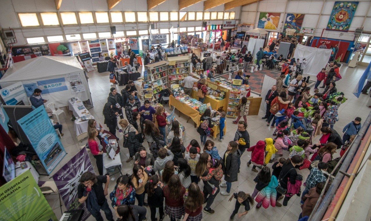 thumbnail_feria del libro escuela 13