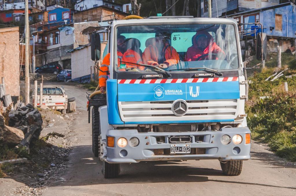 Aguatero muni Ushuaia El Escondido 