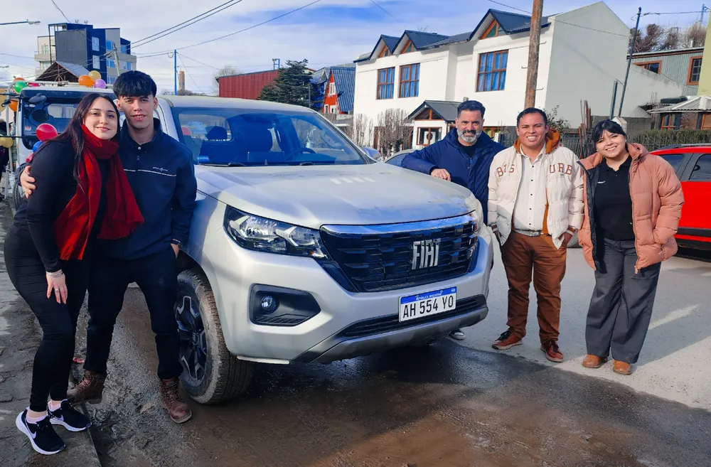 Picsart_25-08-23_22-18-41-074