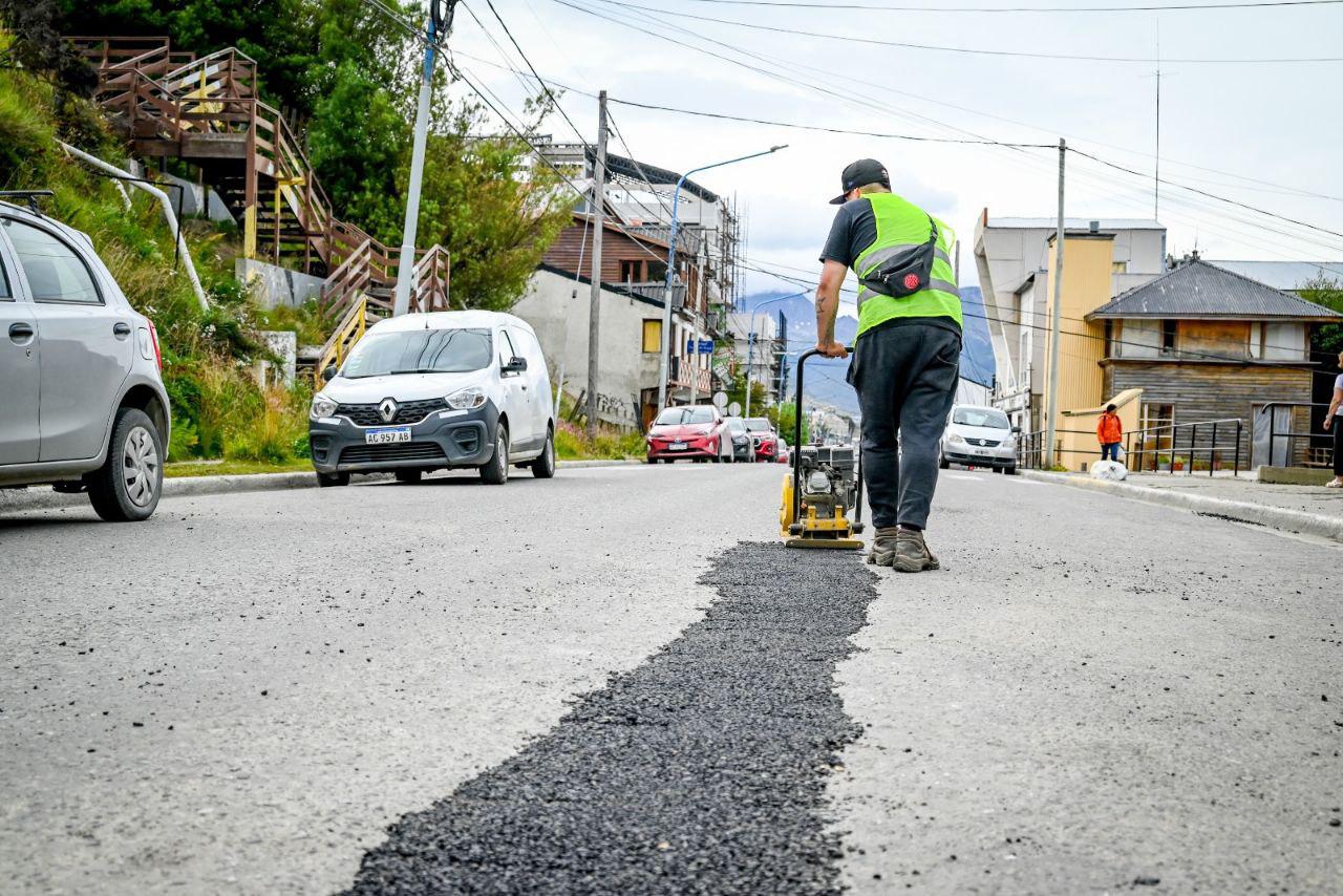 Bacheo calle Ushuaia 