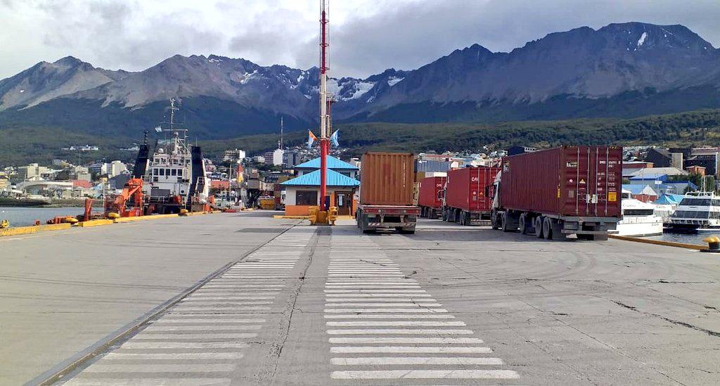 Puerto de Ushuaia camiones
