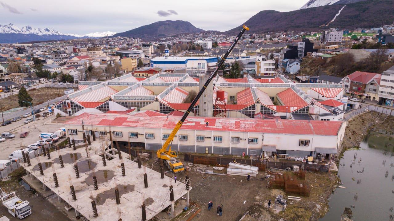 Hospital Regional Ushuaia grúa construcción