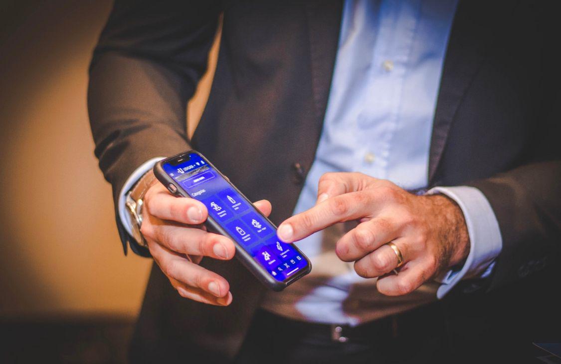 Aplicación tarjeta más u