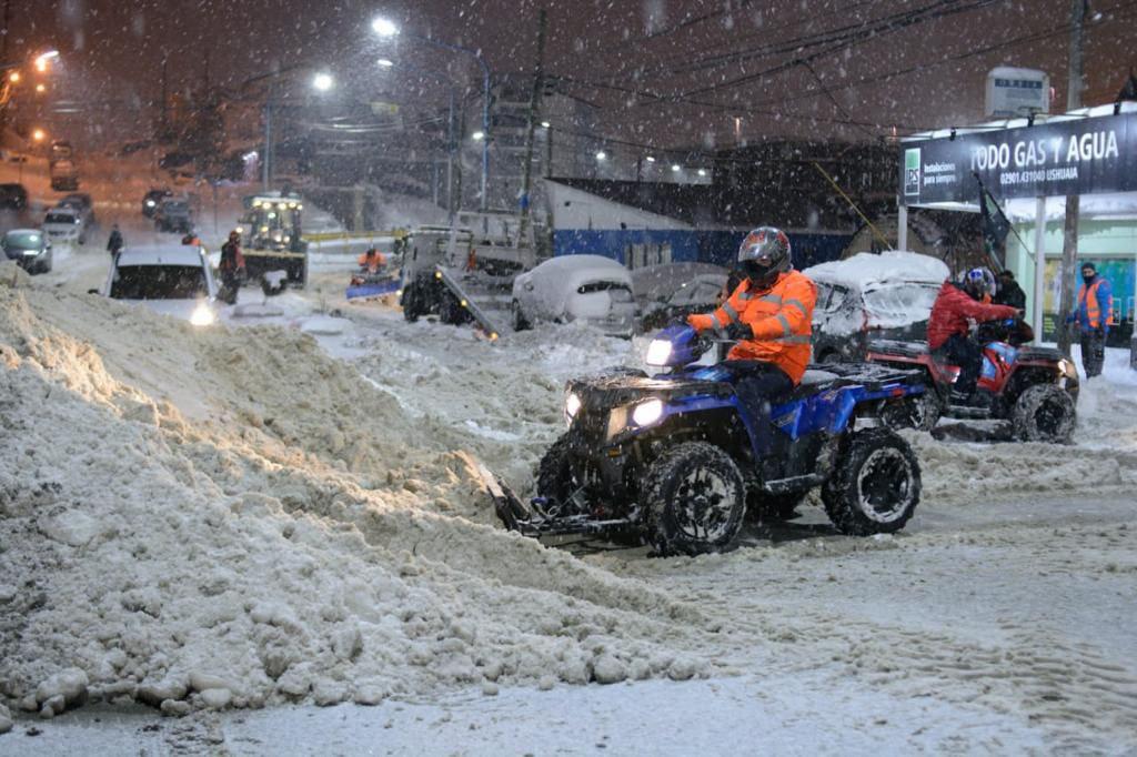 Limpieza cuatriciclos nieve Ushuaia