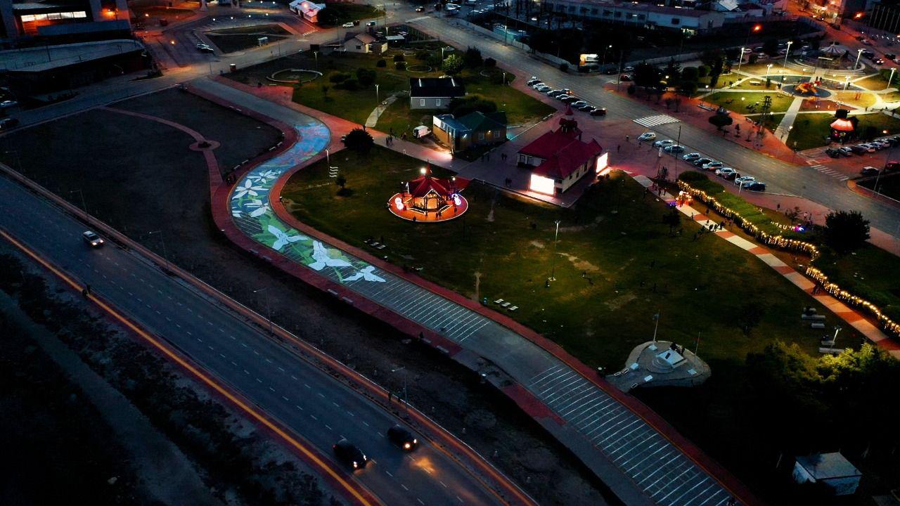 Paseo de las rosas noche