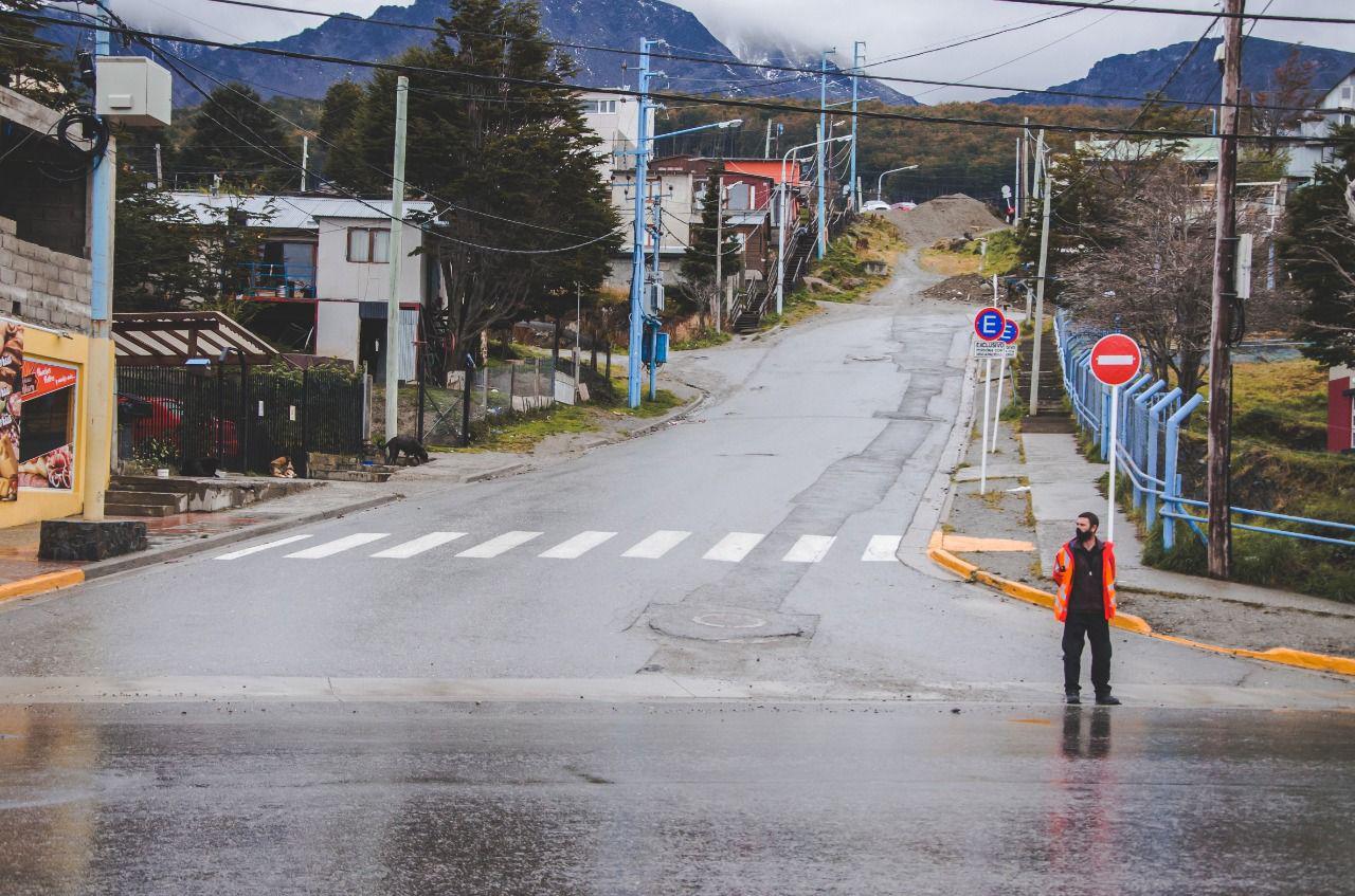 Alem y Karukinka Norte calle