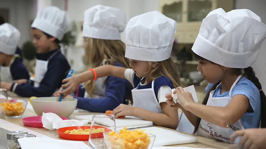 niños-cocinando